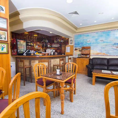 Casa de hóspedes Corchos 2*