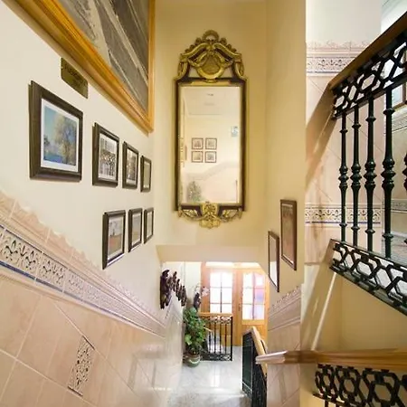 Corchos 2* فوينخيرولا