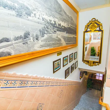 洛斯蔻驰奥斯旅馆 2* 丰希罗拉